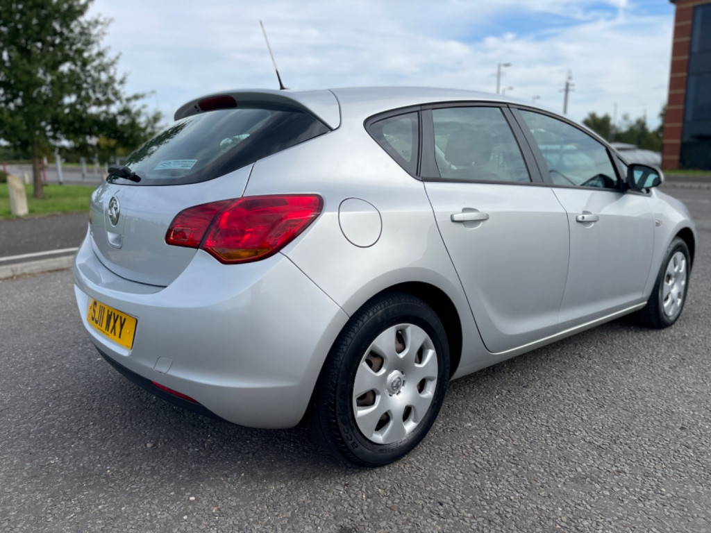 VAUXHALL ASTRA