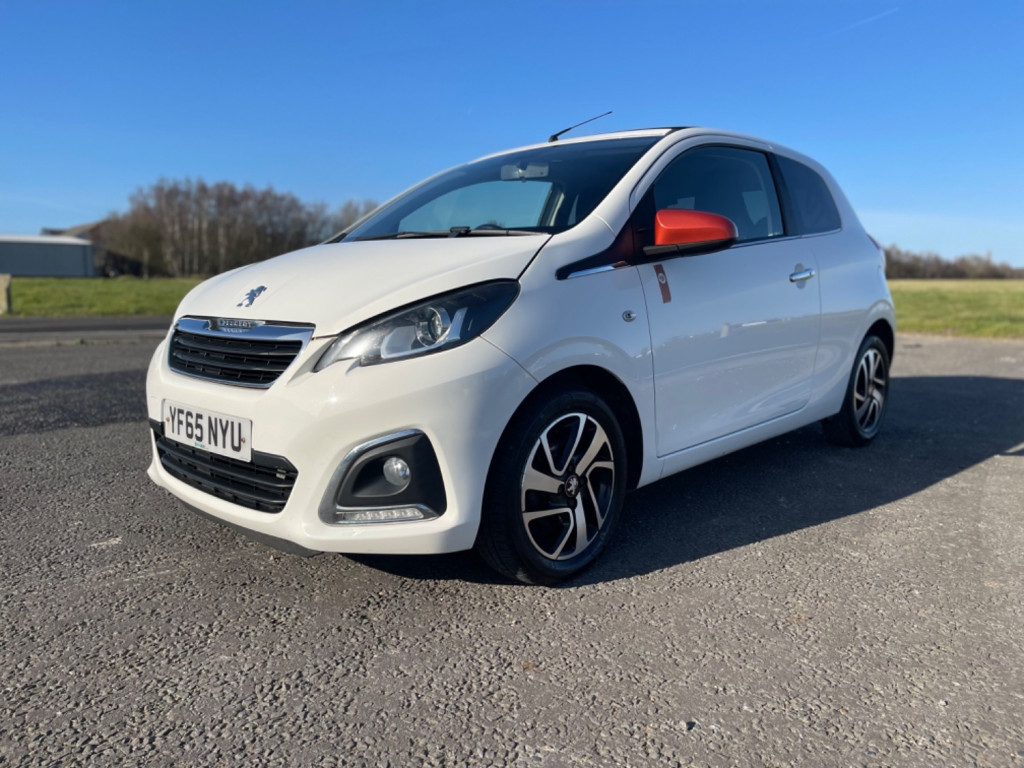 View PEUGEOT 108 ROLAND GARROS TOP