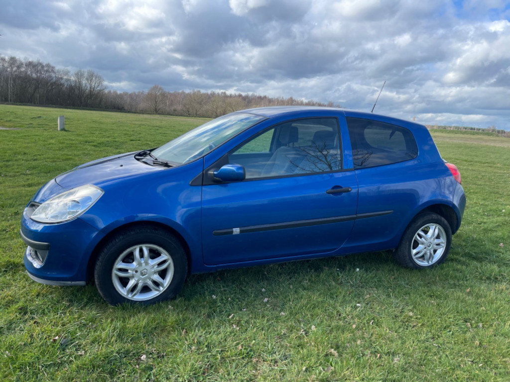 RENAULT CLIO
