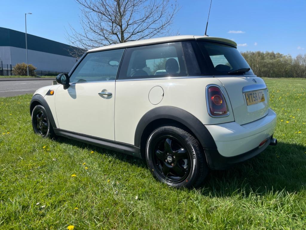 MINI HATCH ONE