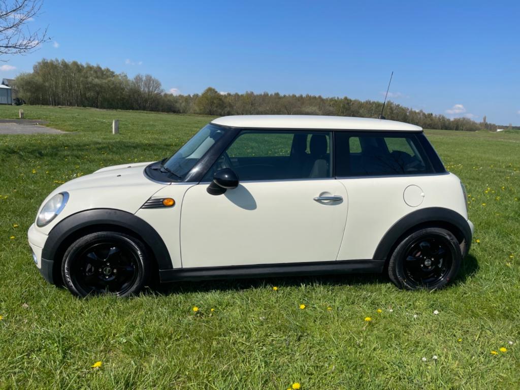 MINI HATCH ONE