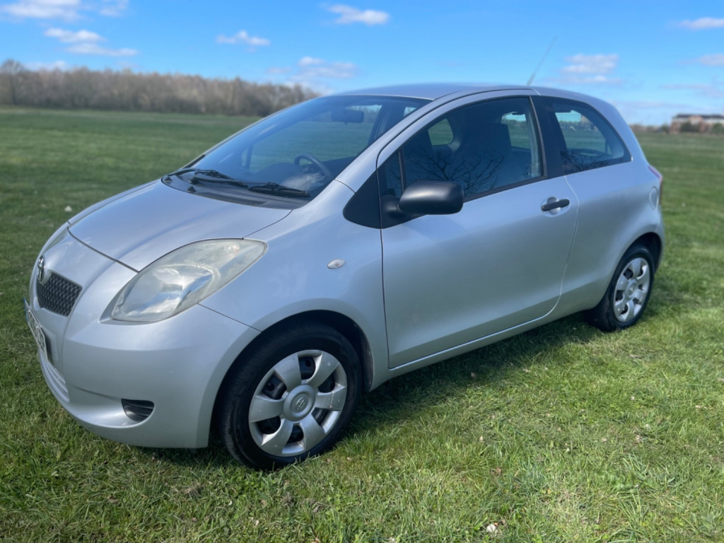 View TOYOTA YARIS VVTI T2