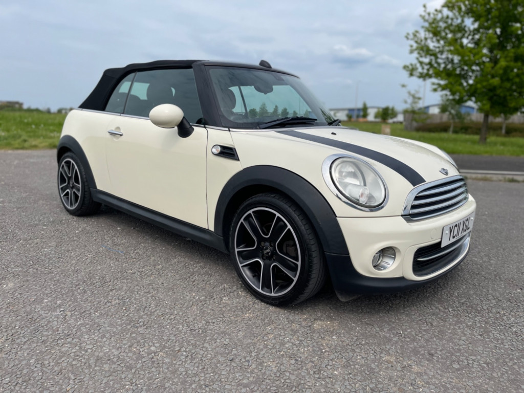 View MINI CABRIOLET COOPER