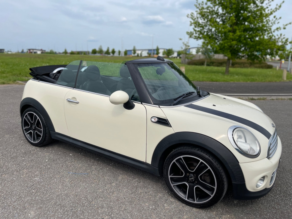 View MINI CABRIOLET COOPER