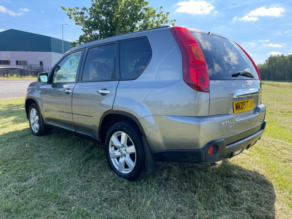 NISSAN X-TRAIL
