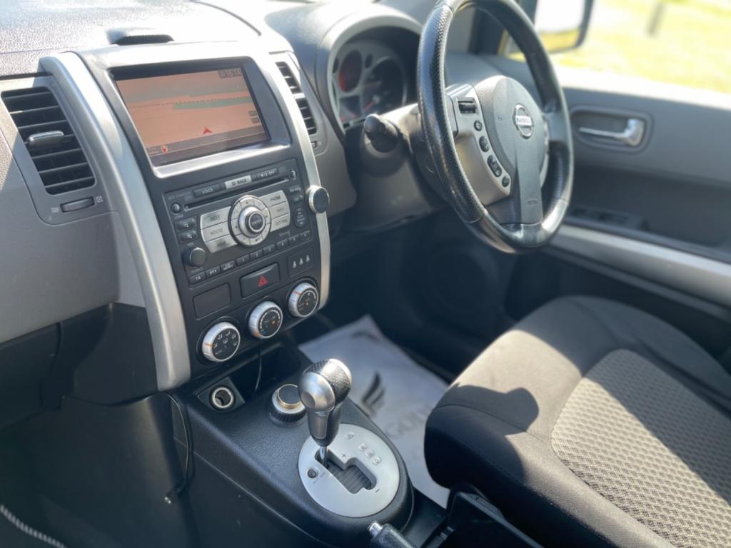 NISSAN X-TRAIL