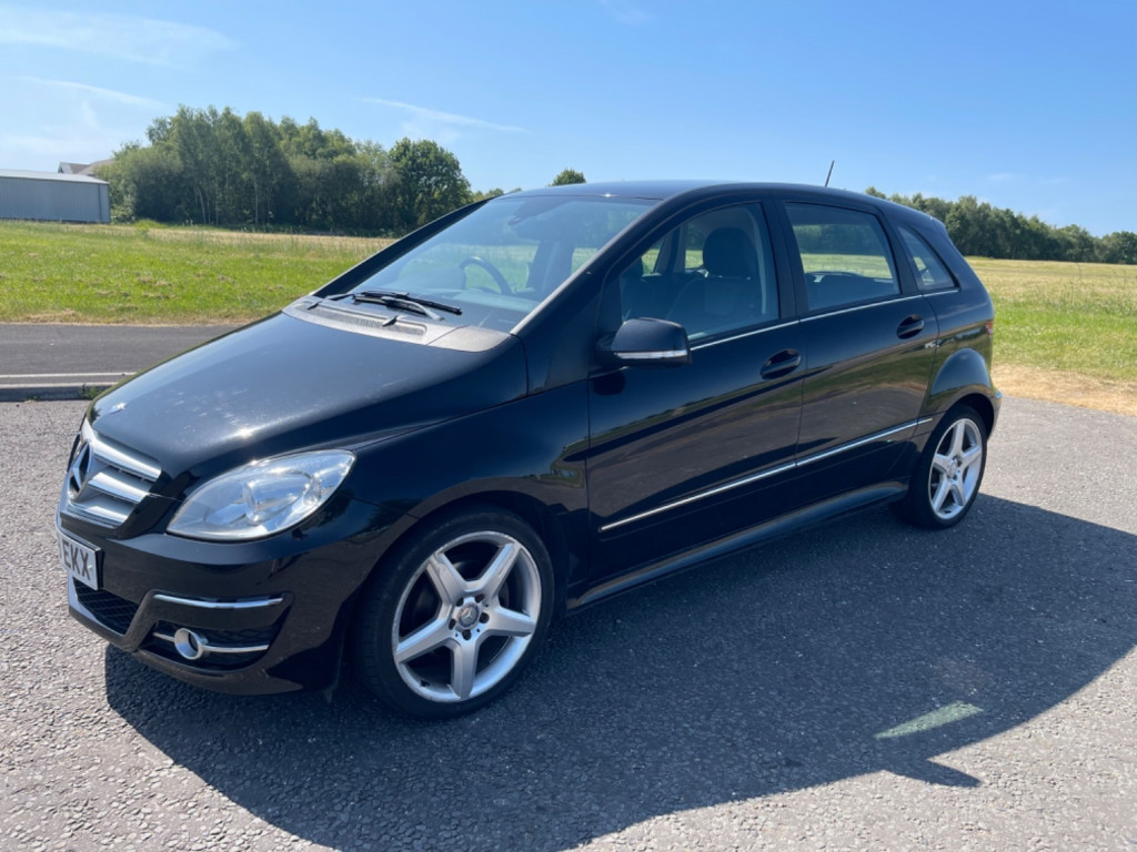 View MERCEDES-BENZ B CLASS B200 CDI SPORT