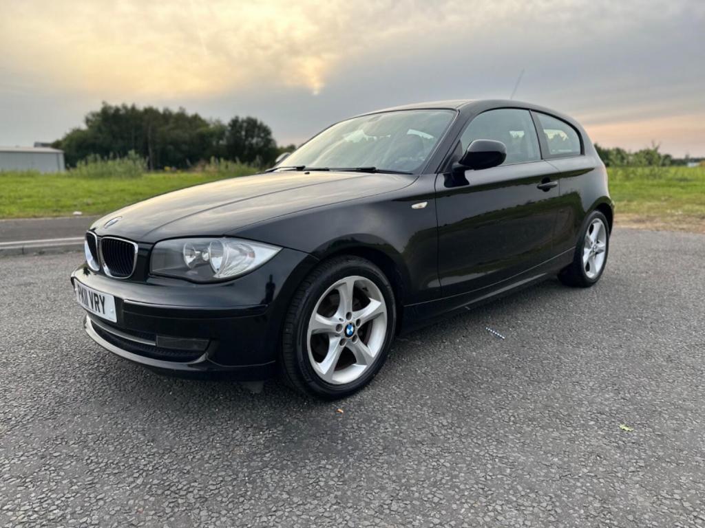 View BMW 1 SERIES 2.0 116i Sport