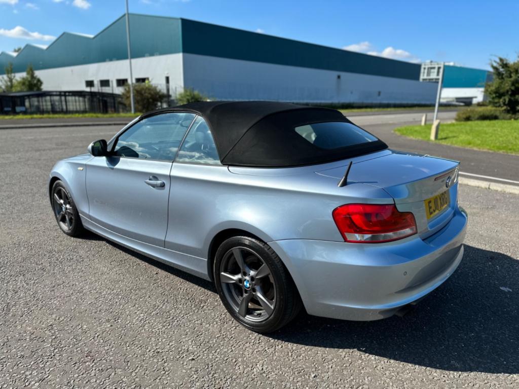 BMW 1 SERIES