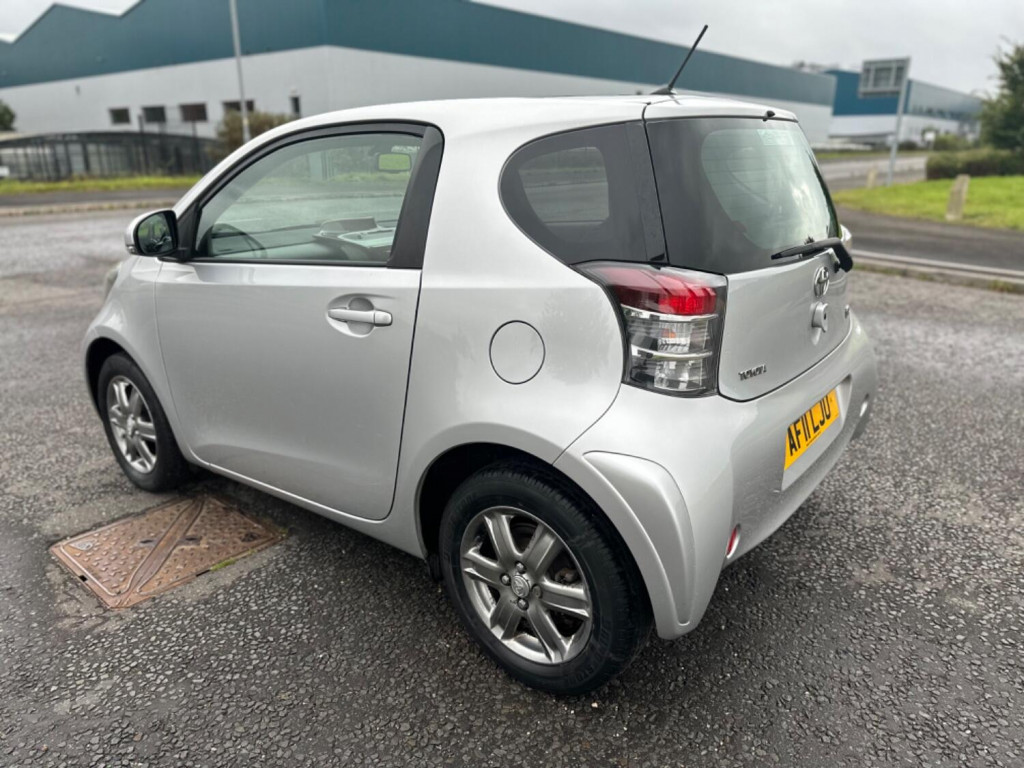TOYOTA IQ