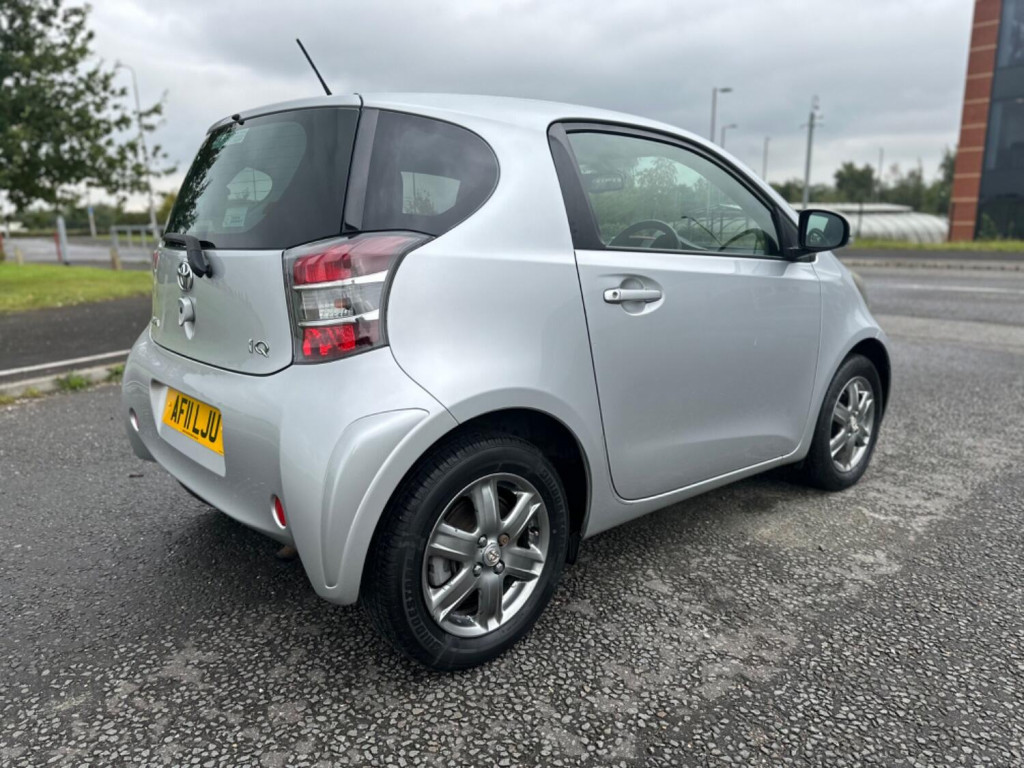 TOYOTA IQ
