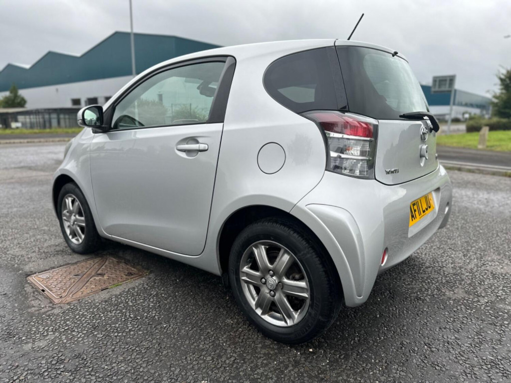 TOYOTA IQ