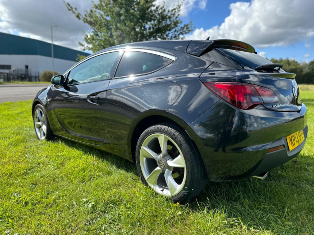 VAUXHALL ASTRA