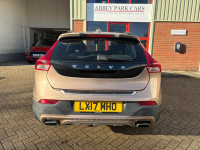 VOLVO V40 CROSS COUNTRY