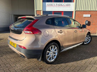 VOLVO V40 CROSS COUNTRY