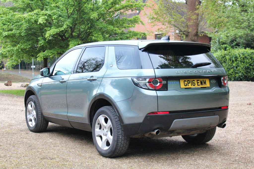 View LAND ROVER DISCOVERY SPORT 2.0 TD4 SE Tech 