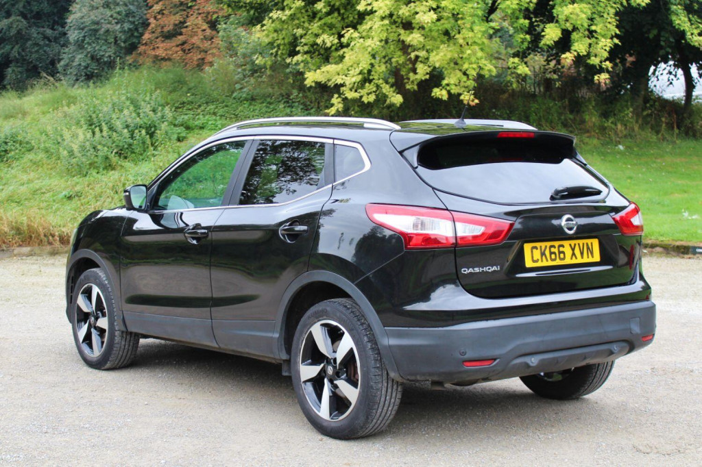 View NISSAN QASHQAI 1.5 dCi N-Connecta