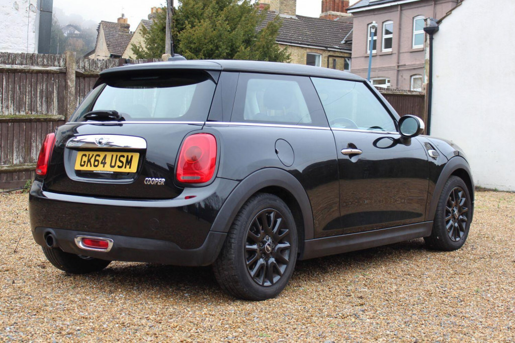 MINI HATCH