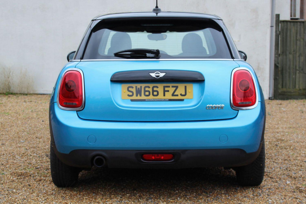 MINI HATCH