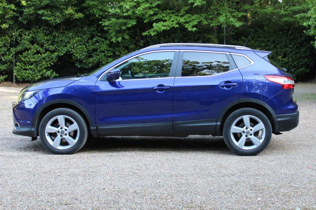 View NISSAN QASHQAI 1.2 DIG-T N-Connecta