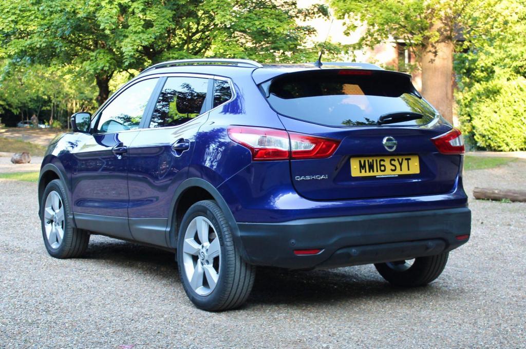 View NISSAN QASHQAI 1.2 DIG-T N-Connecta