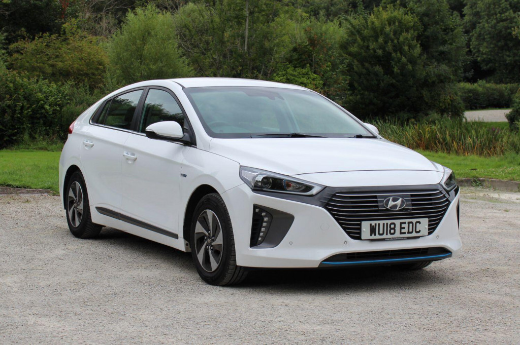 View HYUNDAI IONIQ 1.6 h-GDi Premium SE