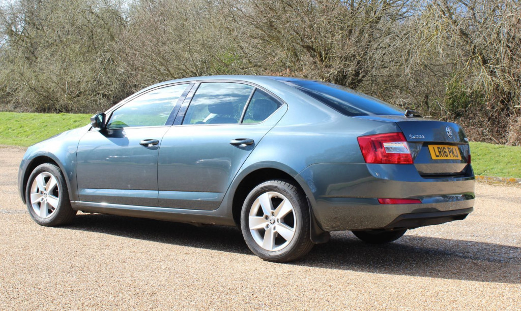 View SKODA OCTAVIA SE TSI DSG