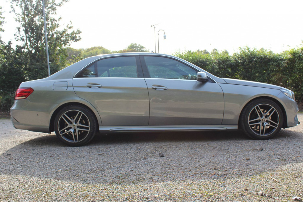 MERCEDES-BENZ E CLASS