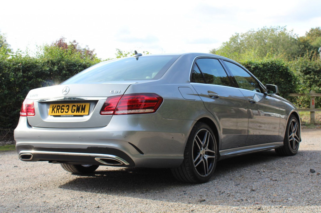 MERCEDES-BENZ E CLASS