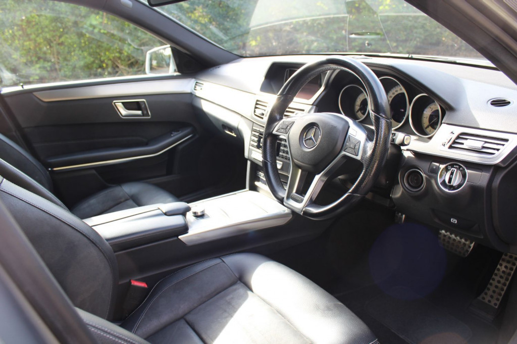 MERCEDES-BENZ E CLASS