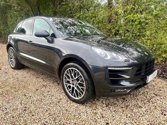 PORSCHE MACAN