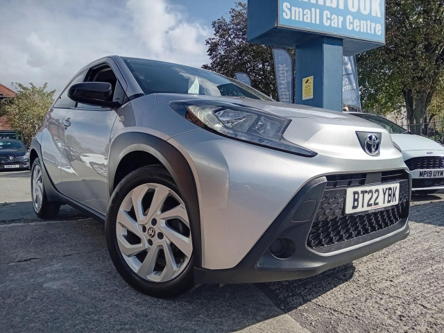 TOYOTA AYGO X