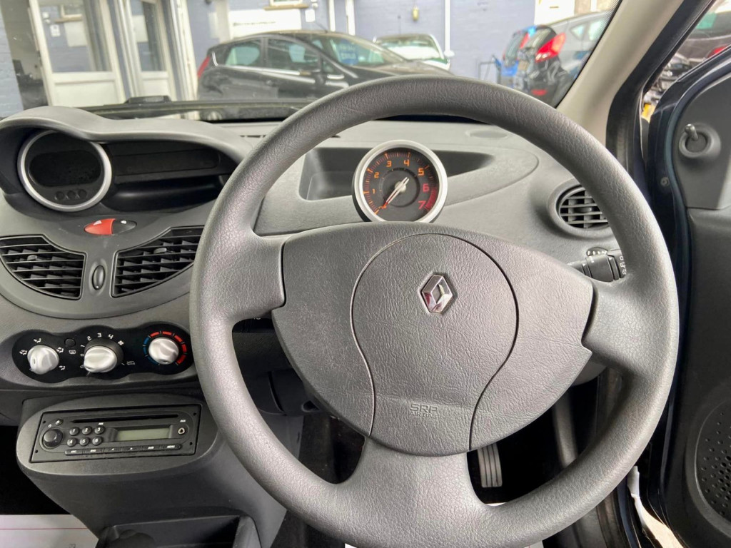 RENAULT TWINGO