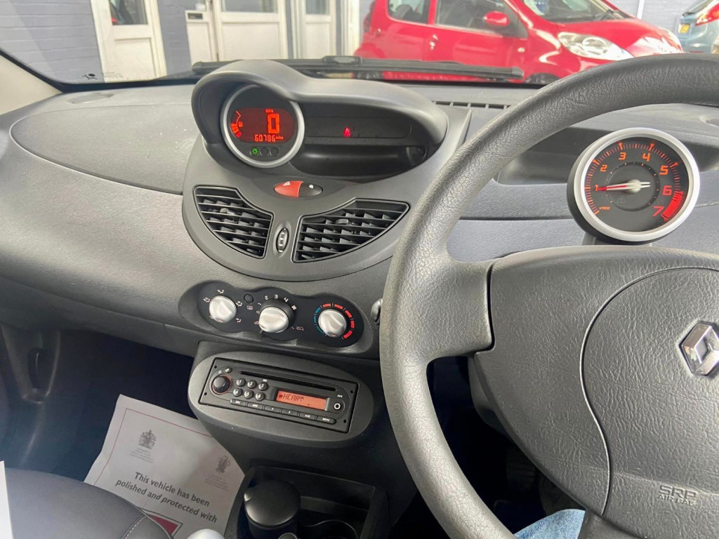 RENAULT TWINGO