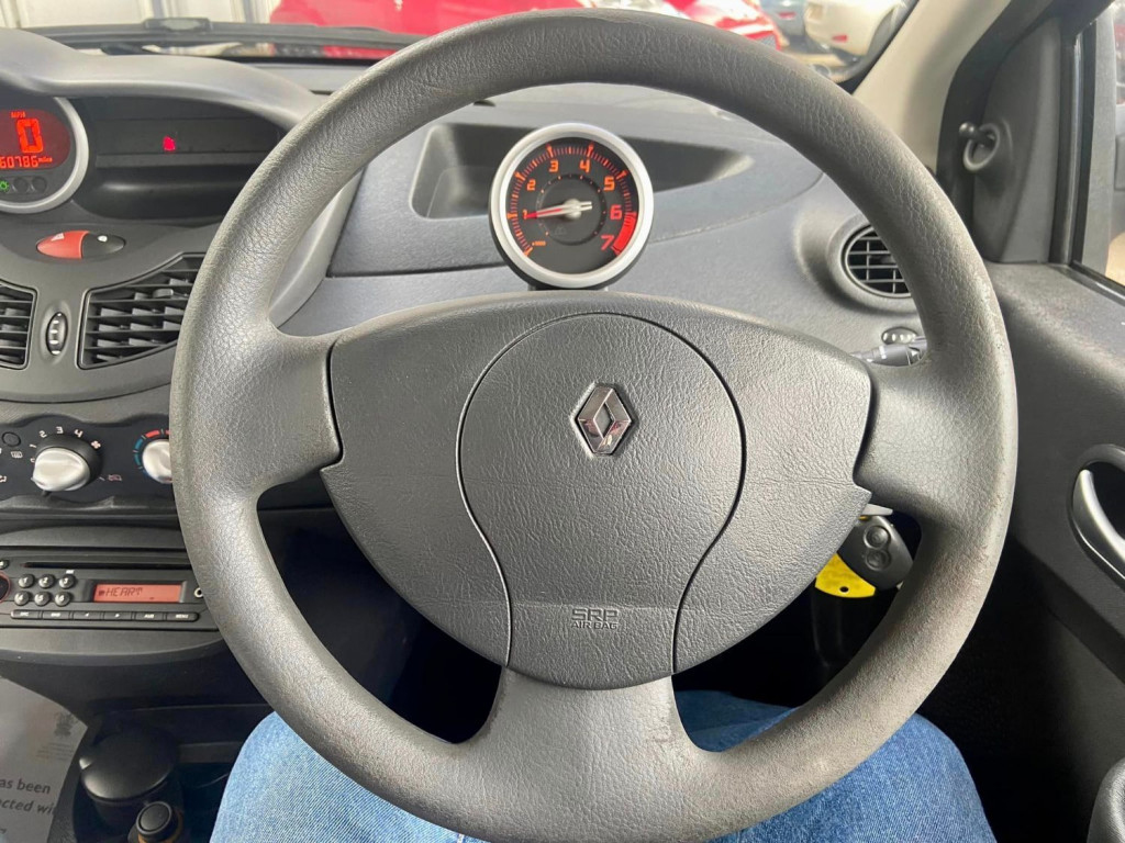 RENAULT TWINGO