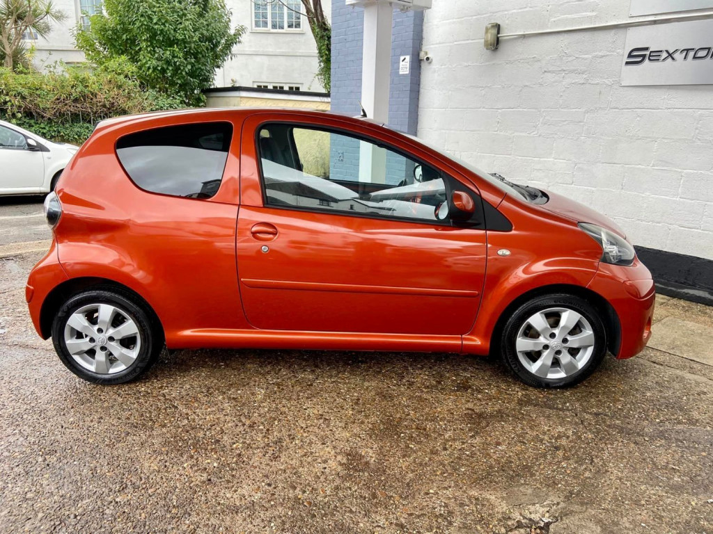 TOYOTA AYGO