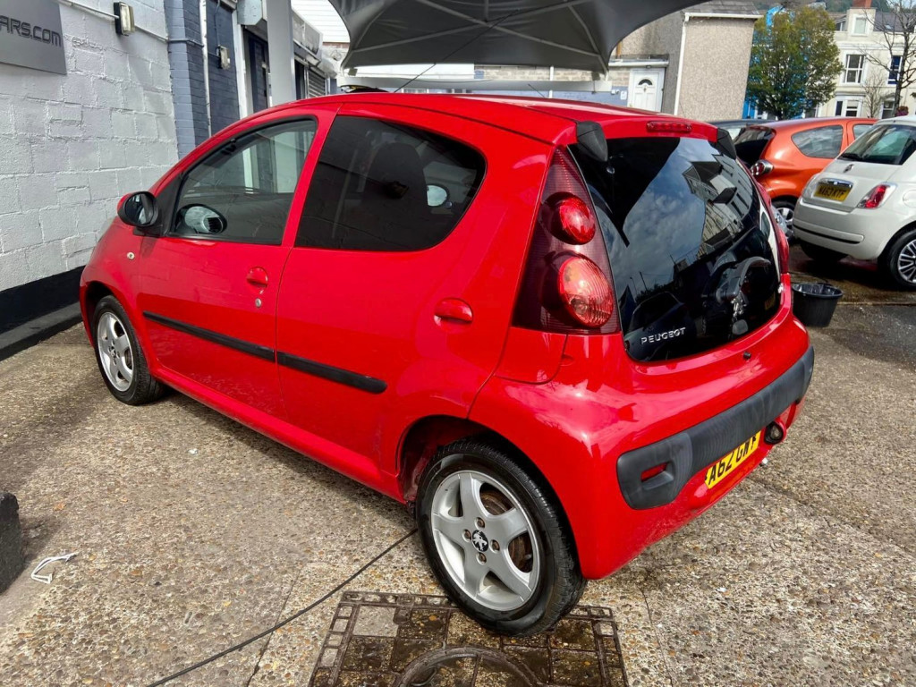 PEUGEOT 107