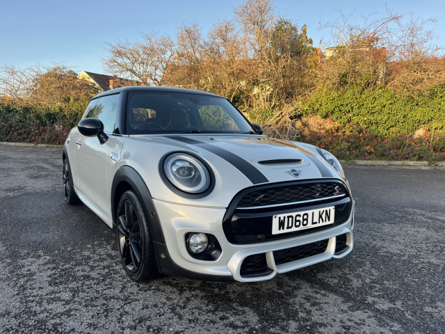 MINI HATCH 2.0 3-Door Hatch Cooper S Sport