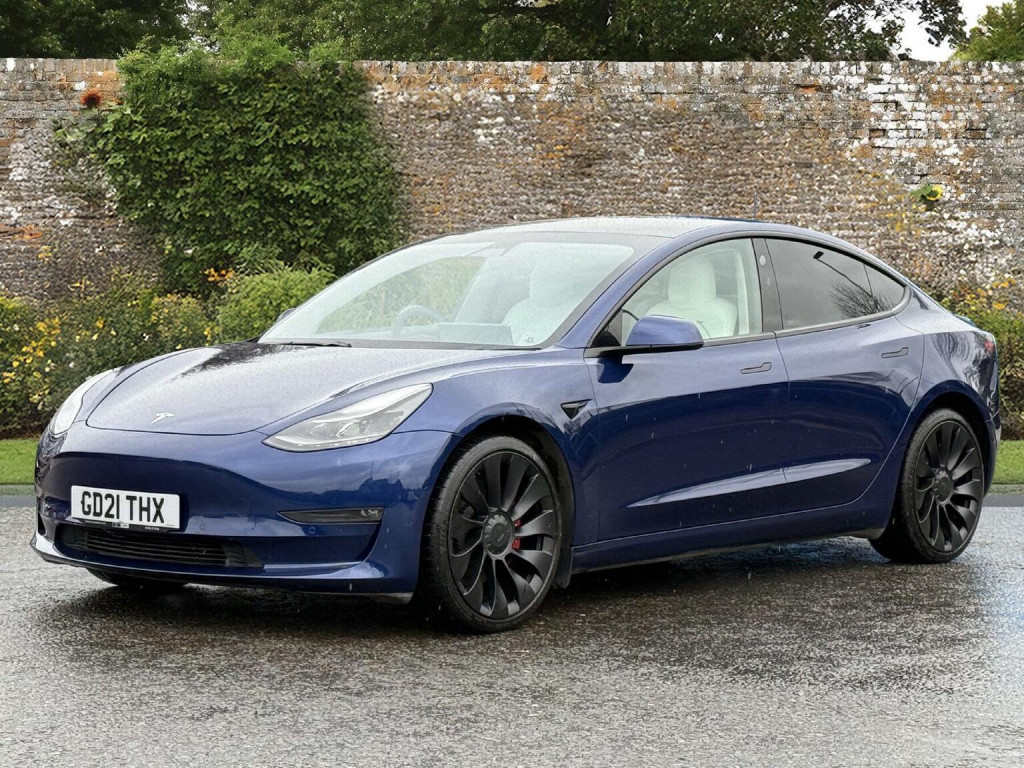 TESLA MODEL 3