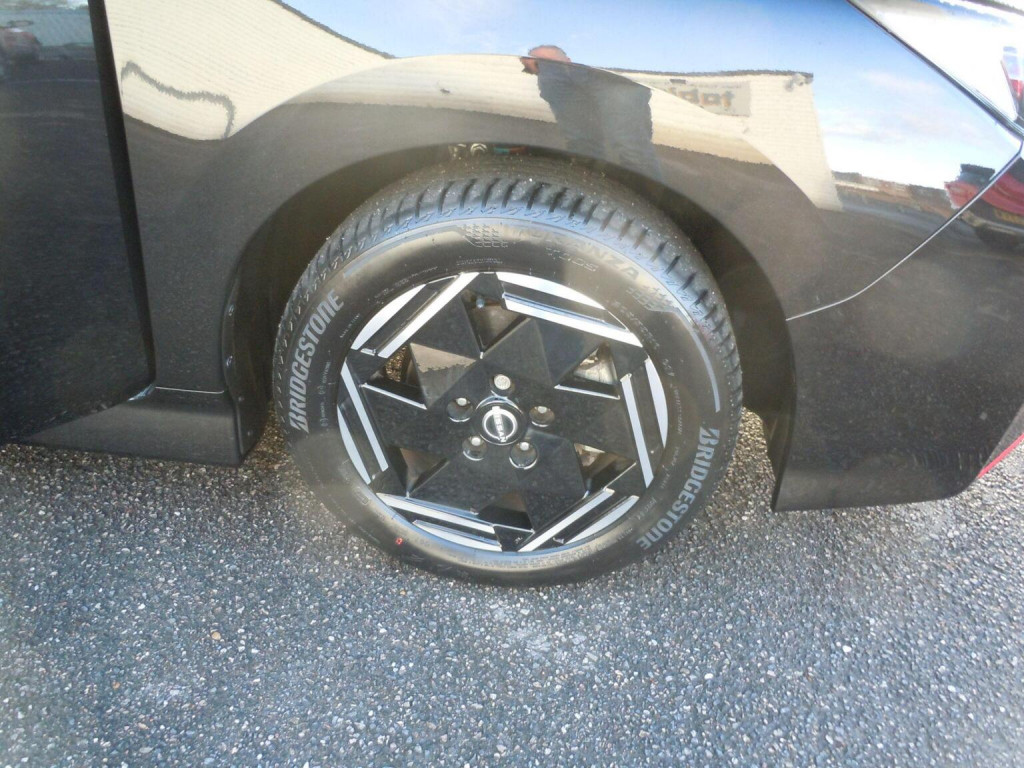 NISSAN LEAF