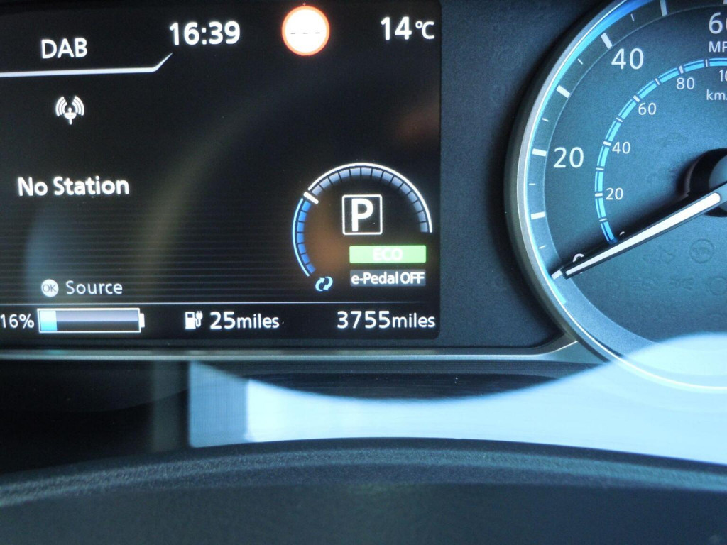 NISSAN LEAF