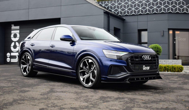 AUDI Q8