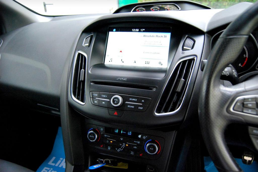 FORD FOCUS