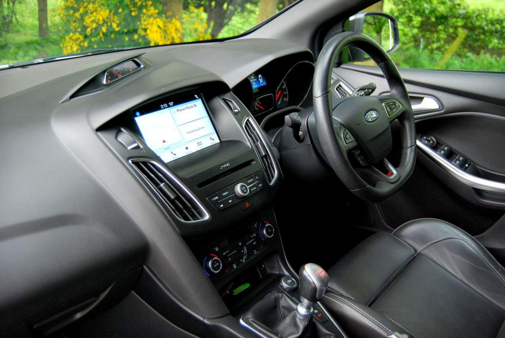 View FORD FOCUS ST-3 2.0 EcoBoost Estate - 48,700 miles - FSH - SYNC 3, Style Pack 19inch Alloys, Leather - SOLD