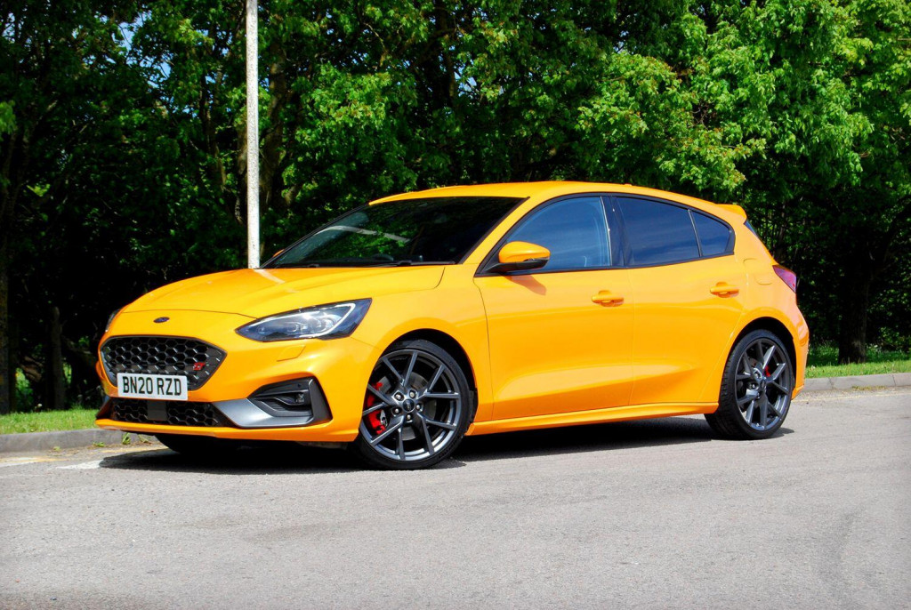View FORD FOCUS 2.3 T EcoBoost ST - 1 Owner - 20,400 miles - Orange Fury - SYNC 3, B&O, Camera, Recaro - SOLD