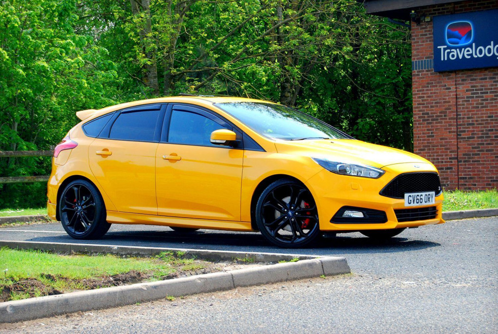 View FORD FOCUS ST-3 2.0 - 49,700 miles - Sunroof, SYNC 3 Nav, 19inch Alloys, Sony Upgrade. FSH. Tangerine - SOLD