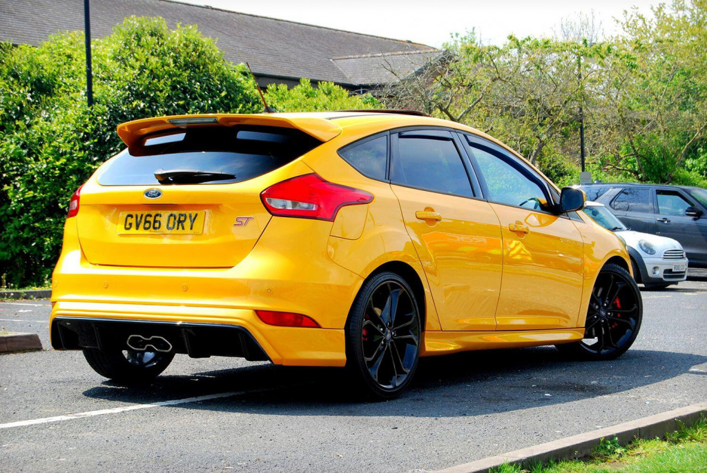 FORD FOCUS