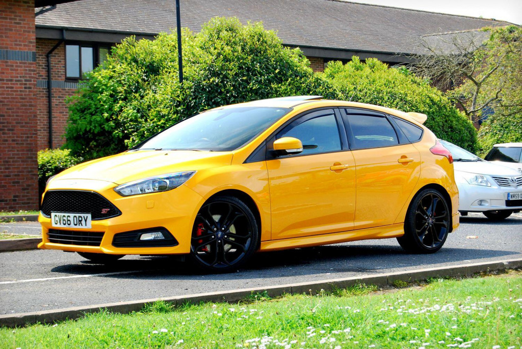 FORD FOCUS