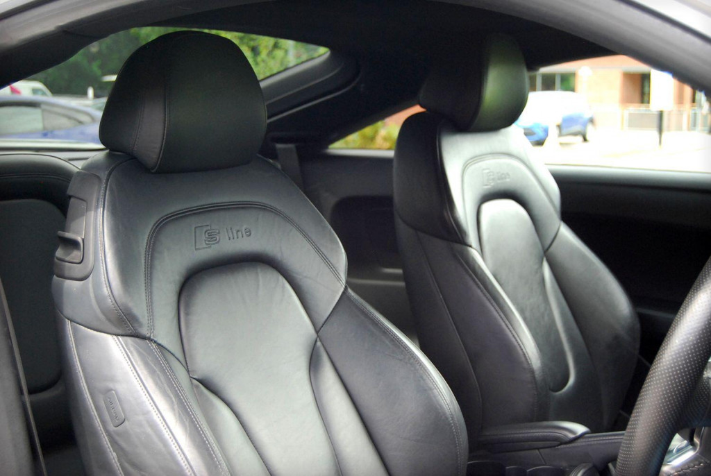 AUDI TT