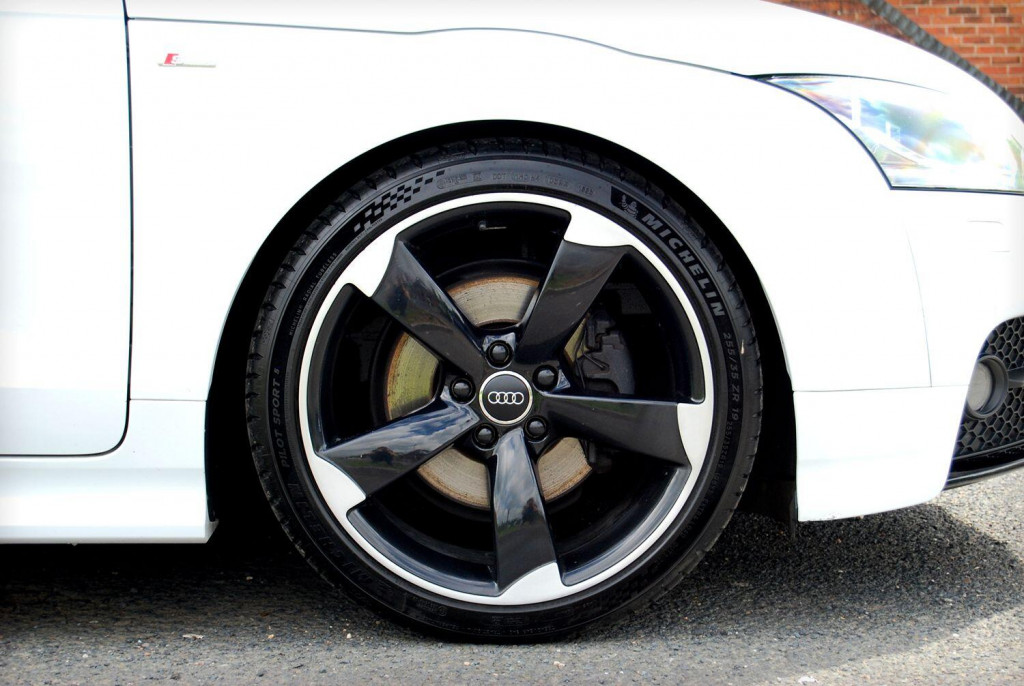 AUDI TT